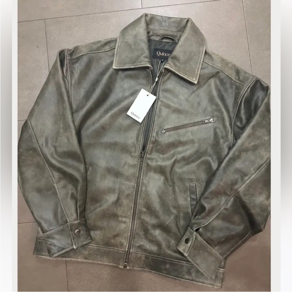 Quince 100% Leather Soft
Oversized Bomber
Distressed Brown Jacket Size Medium - Picture 8 of 8